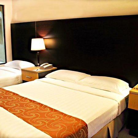The Lake Hotel Tagaytay Tagaytay City Buitenkant foto