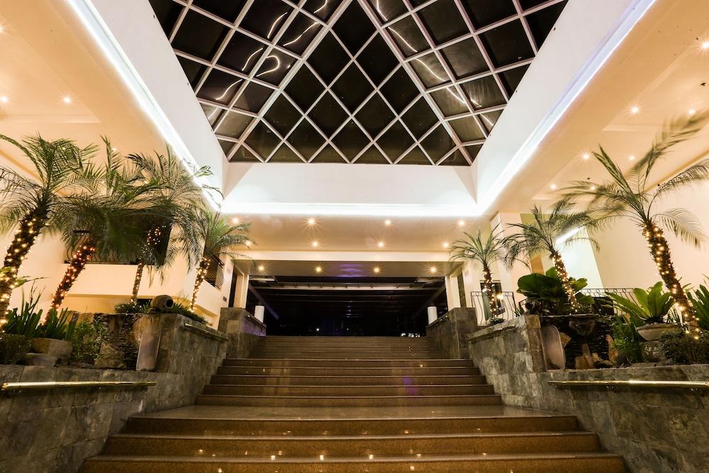 The Lake Hotel Tagaytay Tagaytay City Buitenkant foto