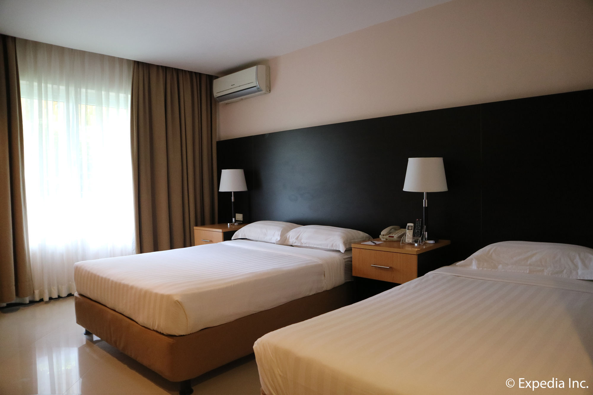 The Lake Hotel Tagaytay Tagaytay City Buitenkant foto