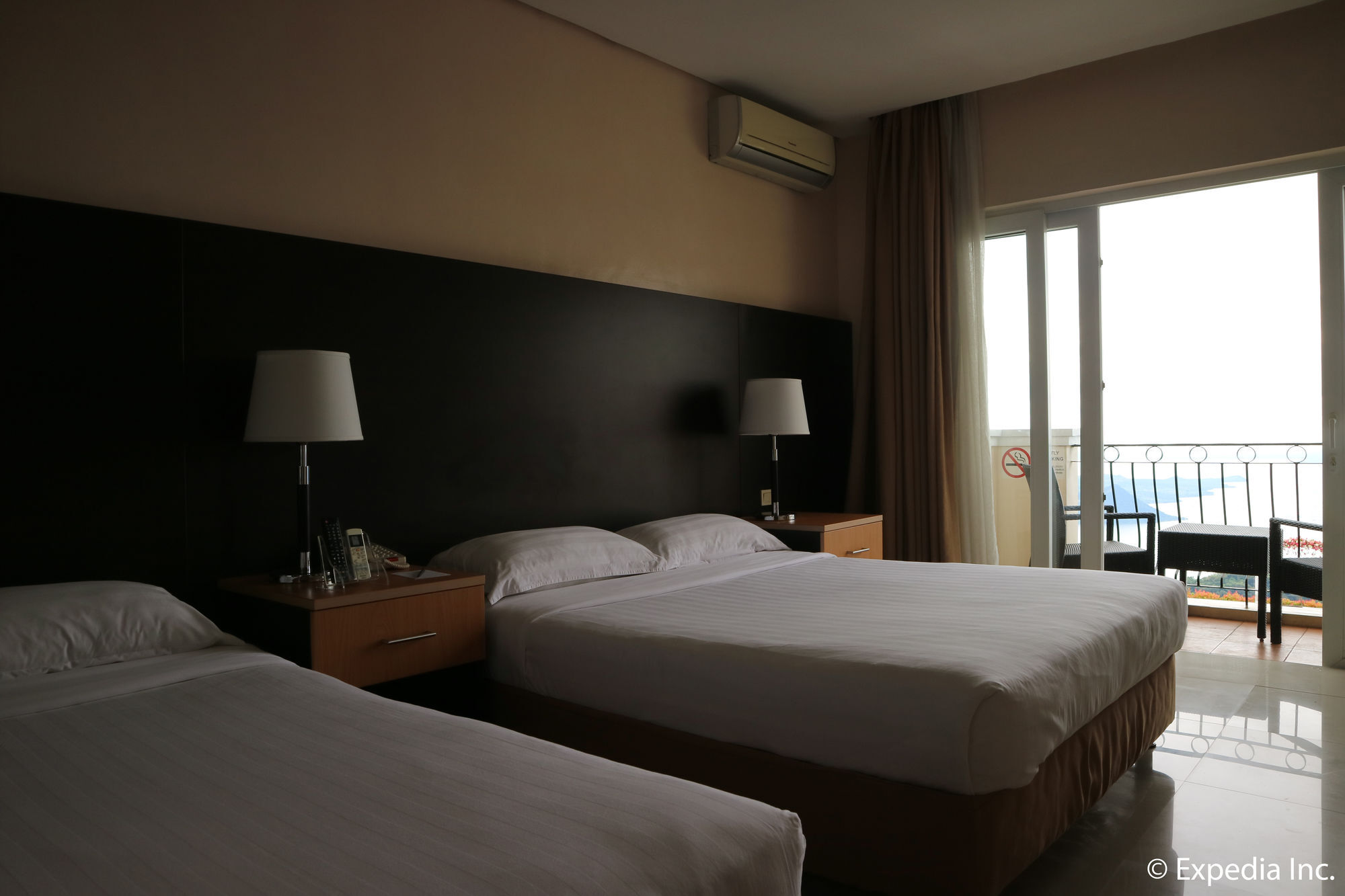 The Lake Hotel Tagaytay Tagaytay City Buitenkant foto
