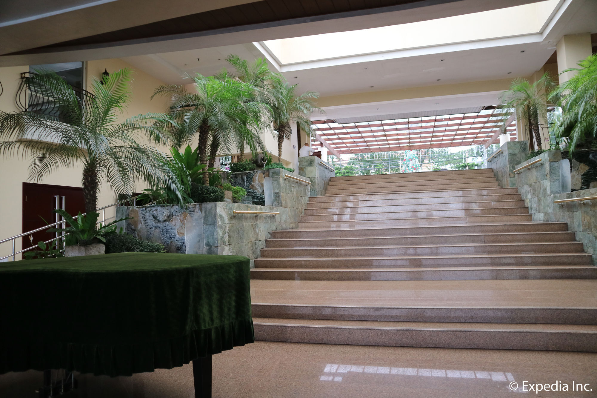 The Lake Hotel Tagaytay Tagaytay City Buitenkant foto