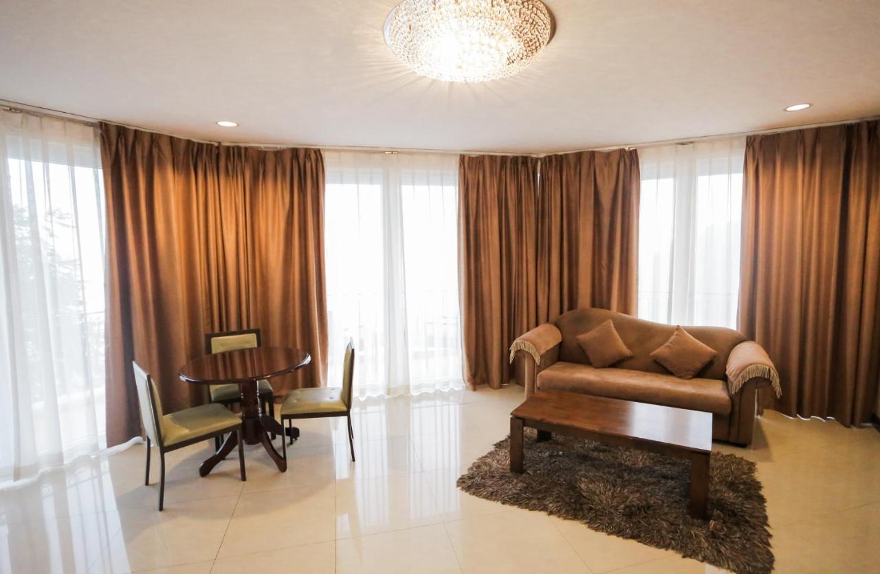 The Lake Hotel Tagaytay Tagaytay City Buitenkant foto